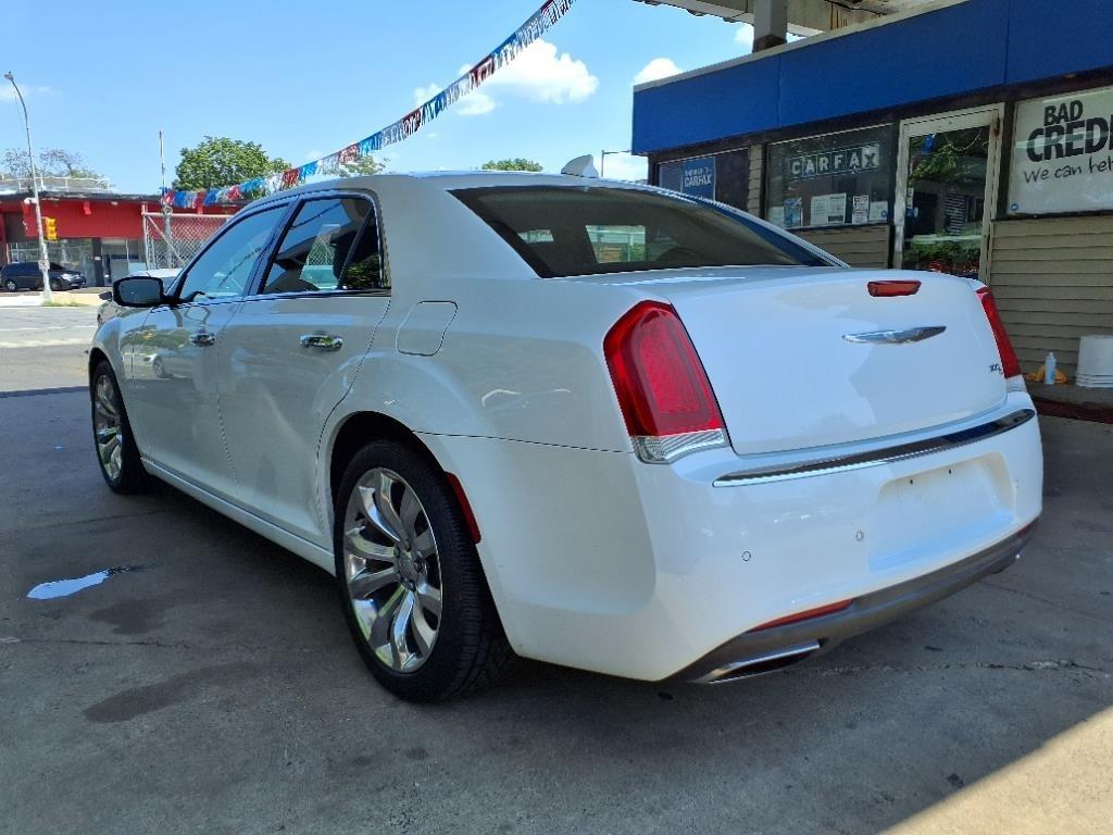 Chrysler 300  2017