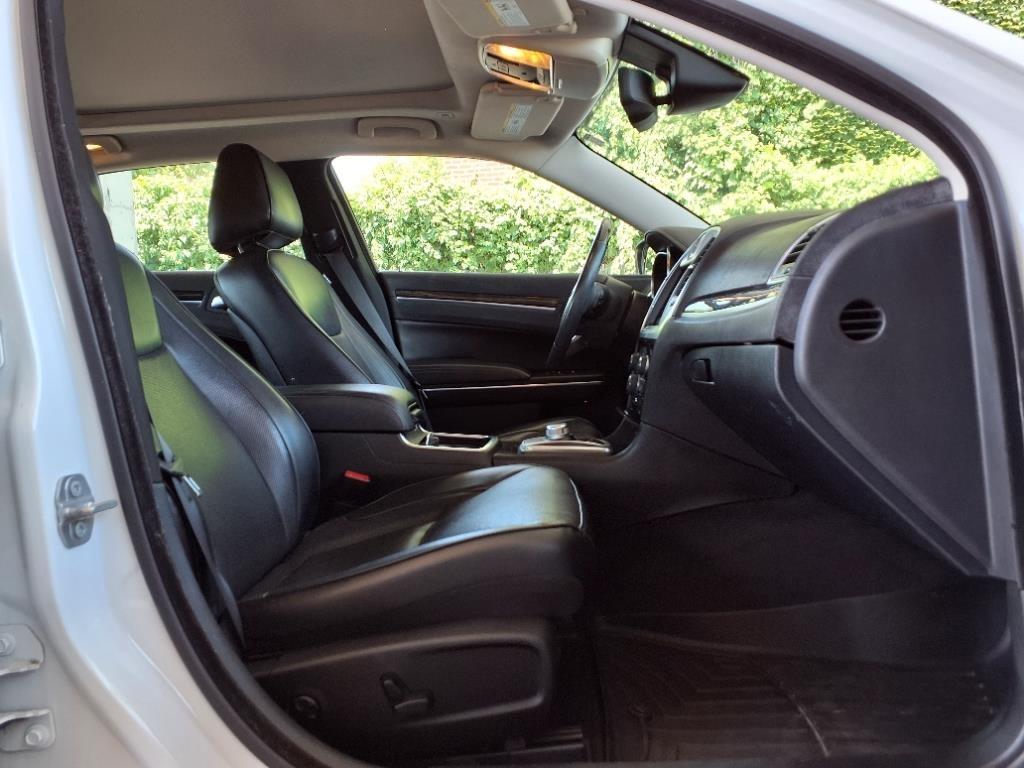 Chrysler 300  2017