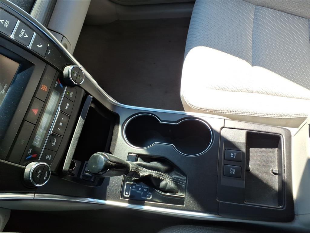 Toyota Camry Hybrid  2016