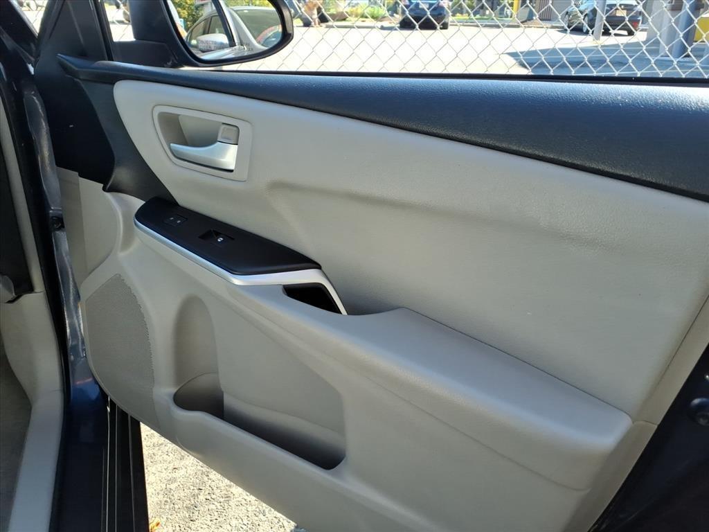 Toyota Camry Hybrid  2016