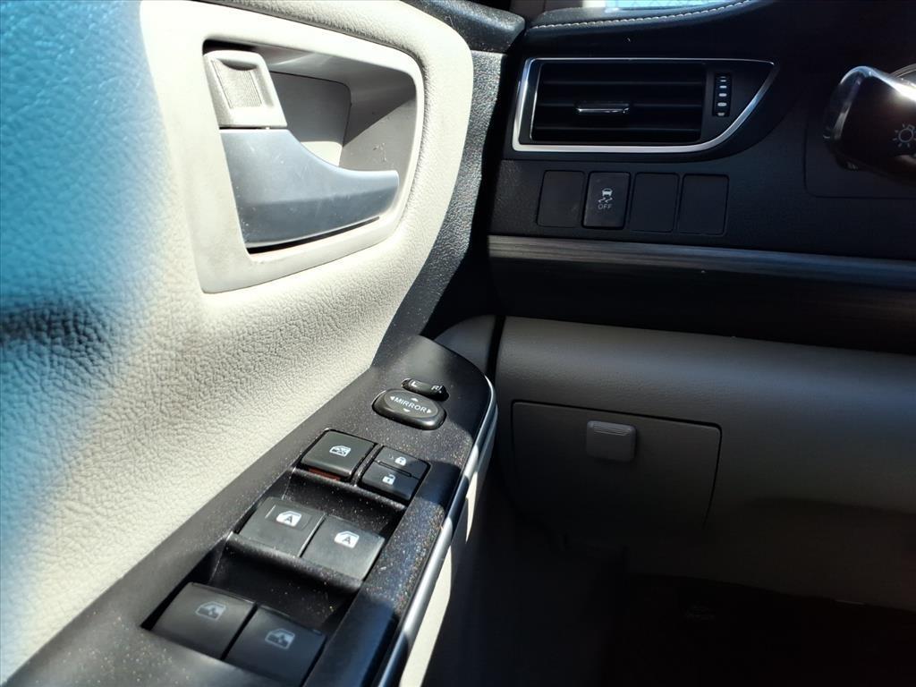 Toyota Camry Hybrid  2016