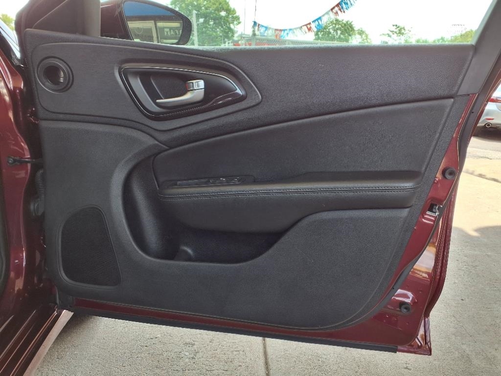 Chrysler 200  2016 Chrysler 200  2016