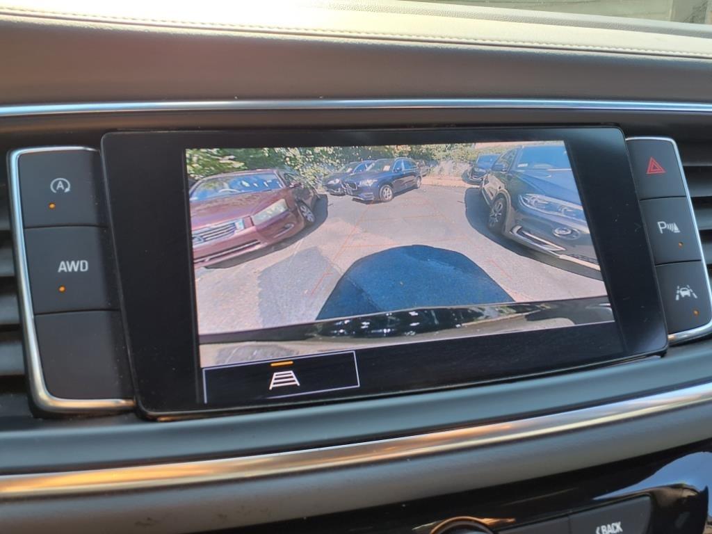 Buick Enclave  2022