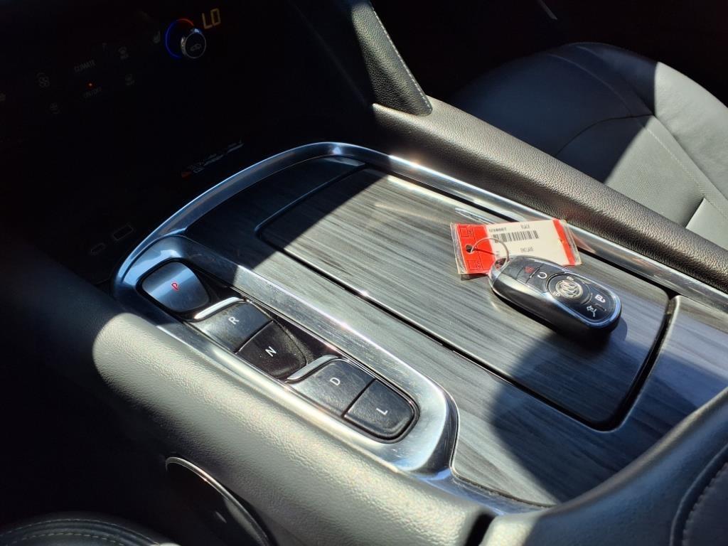Buick Enclave  2022