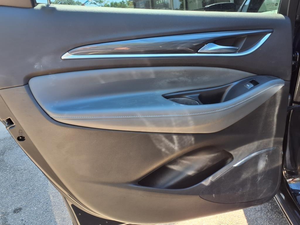 Buick Enclave  2022