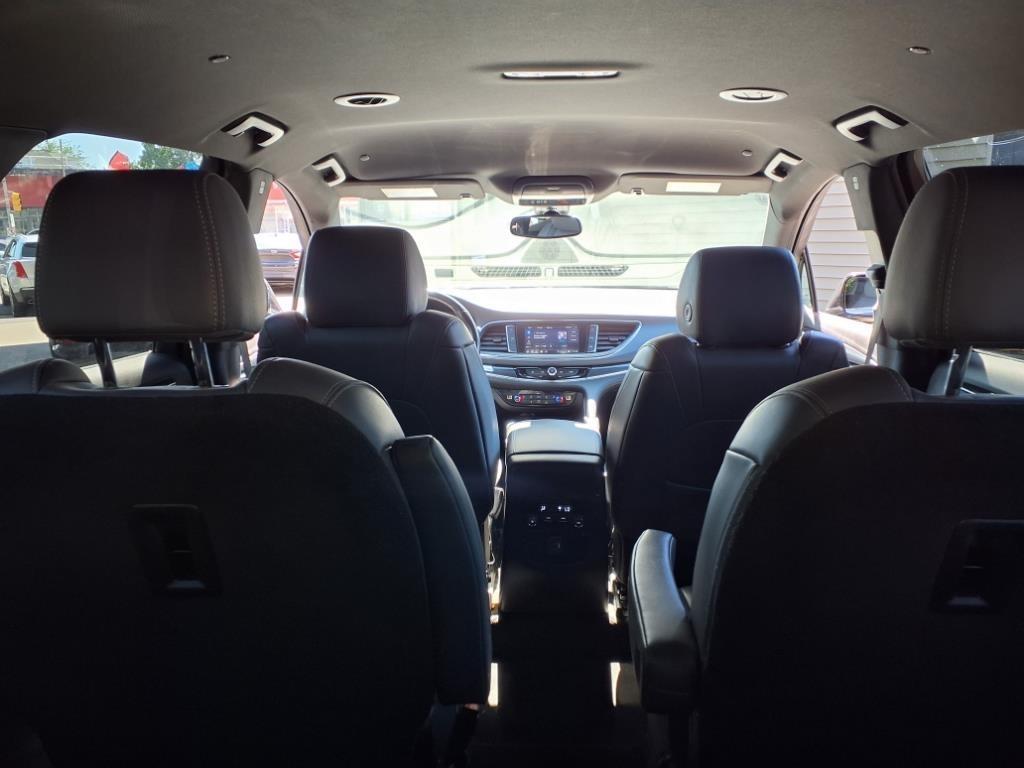 Buick Enclave  2022