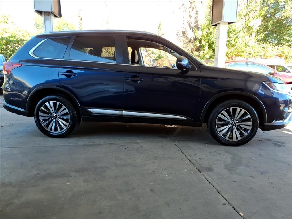 Mitsubishi Outlander  2020