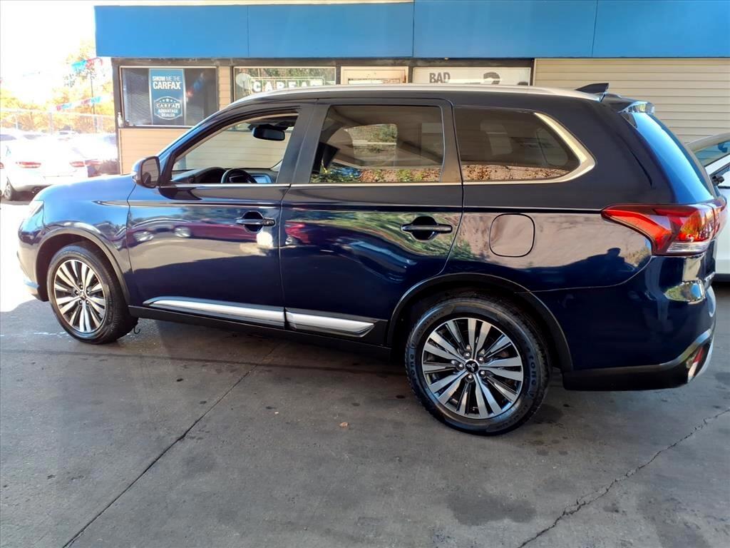 Mitsubishi Outlander  2020