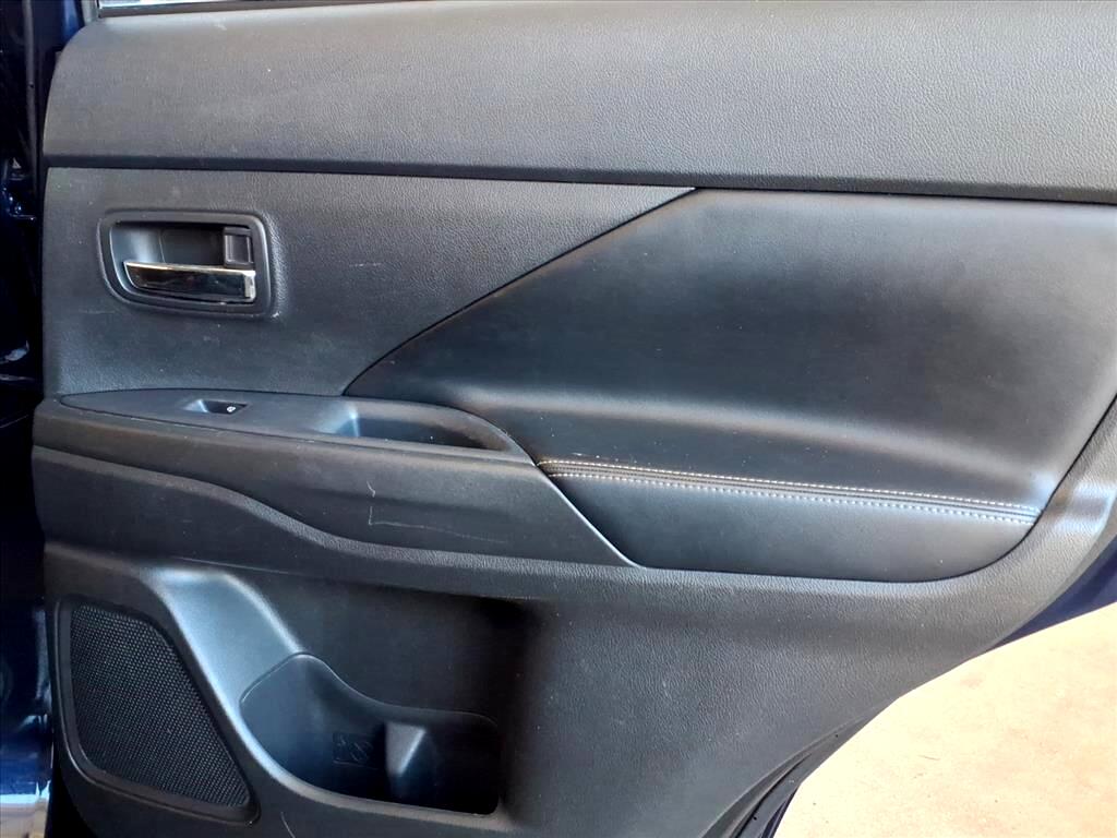 Mitsubishi Outlander  2020