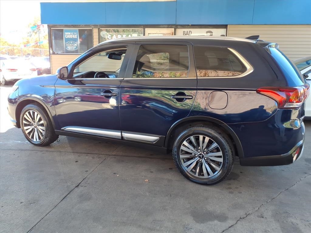 Mitsubishi Outlander  2020