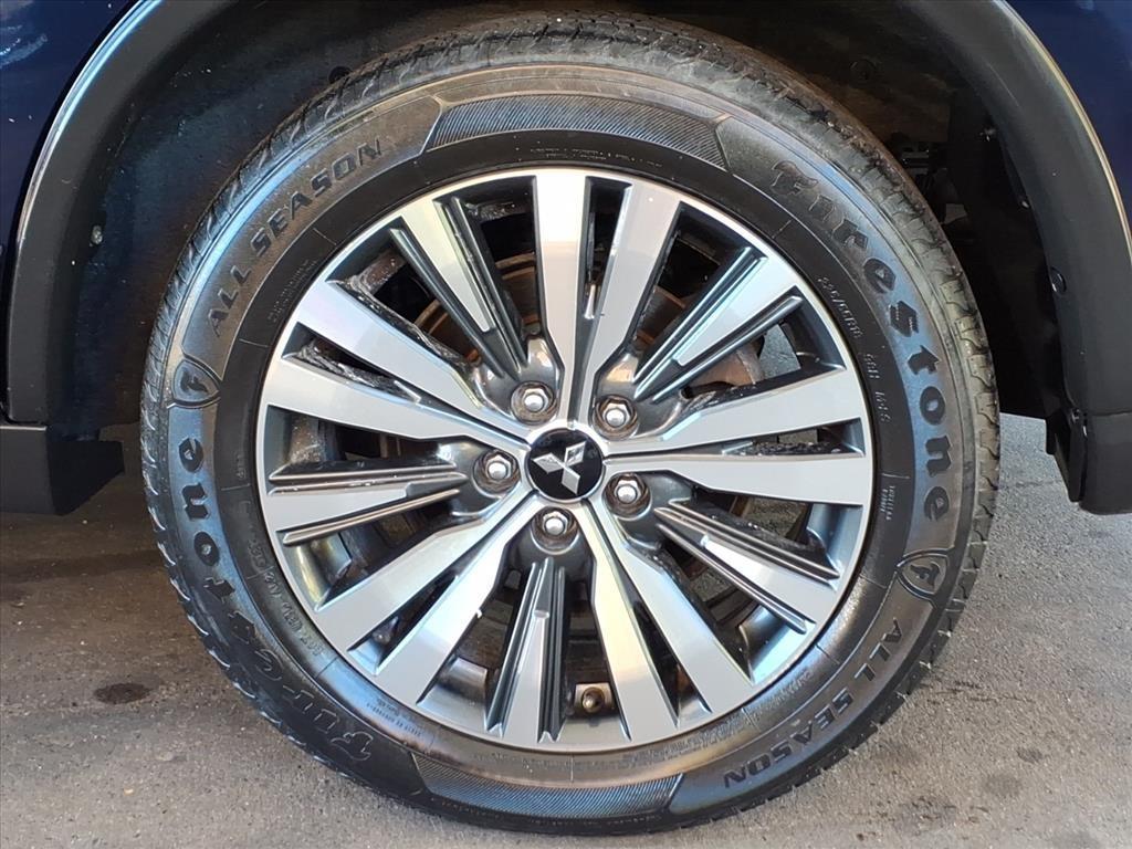 Mitsubishi Outlander  2020