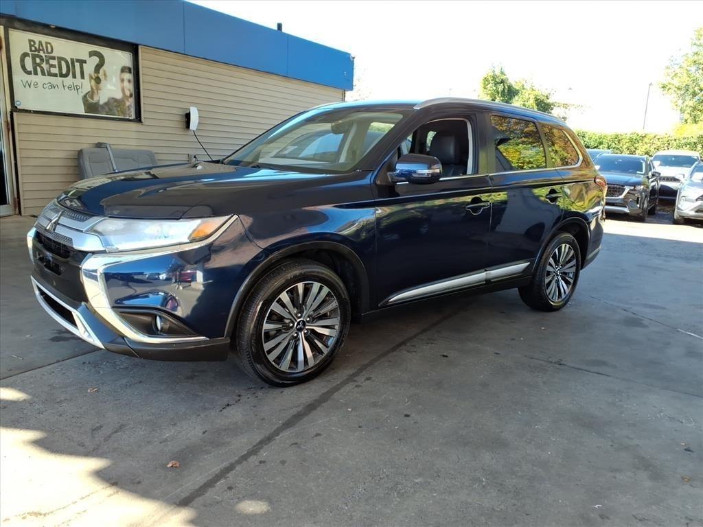 Mitsubishi Outlander  2020