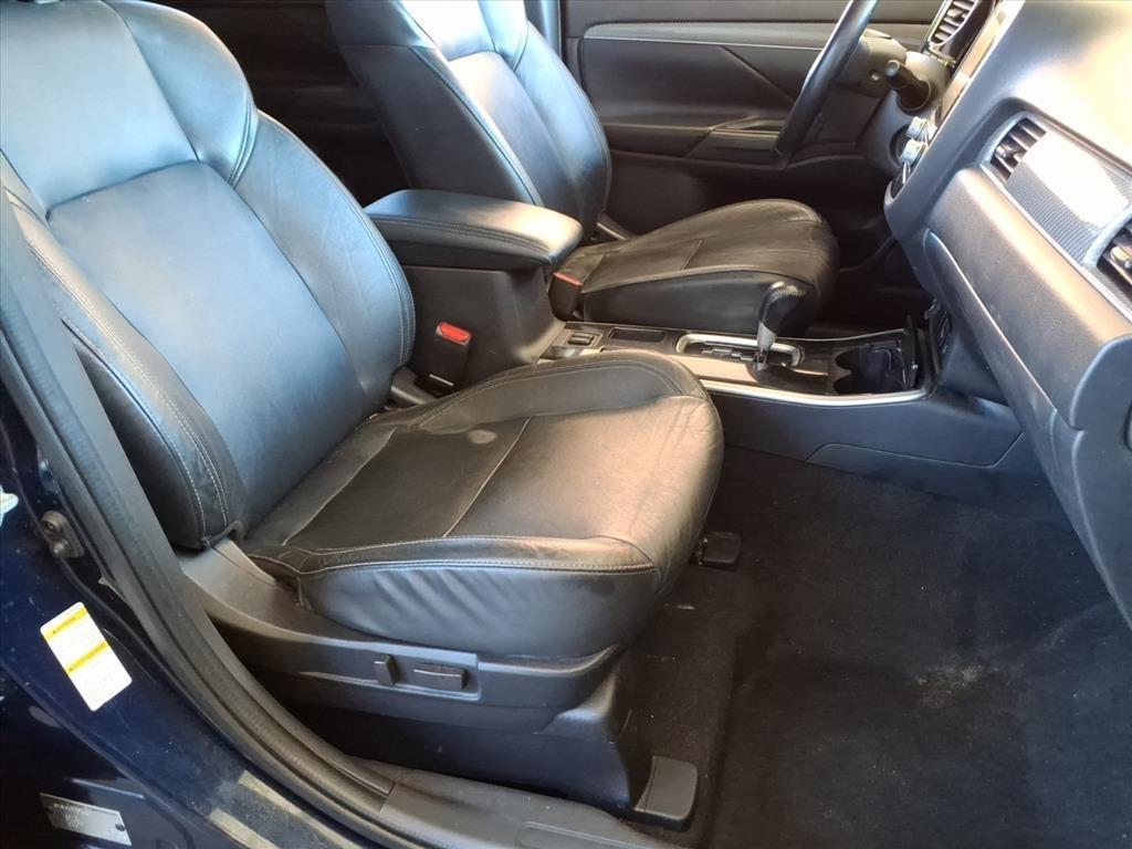 Mitsubishi Outlander  2020