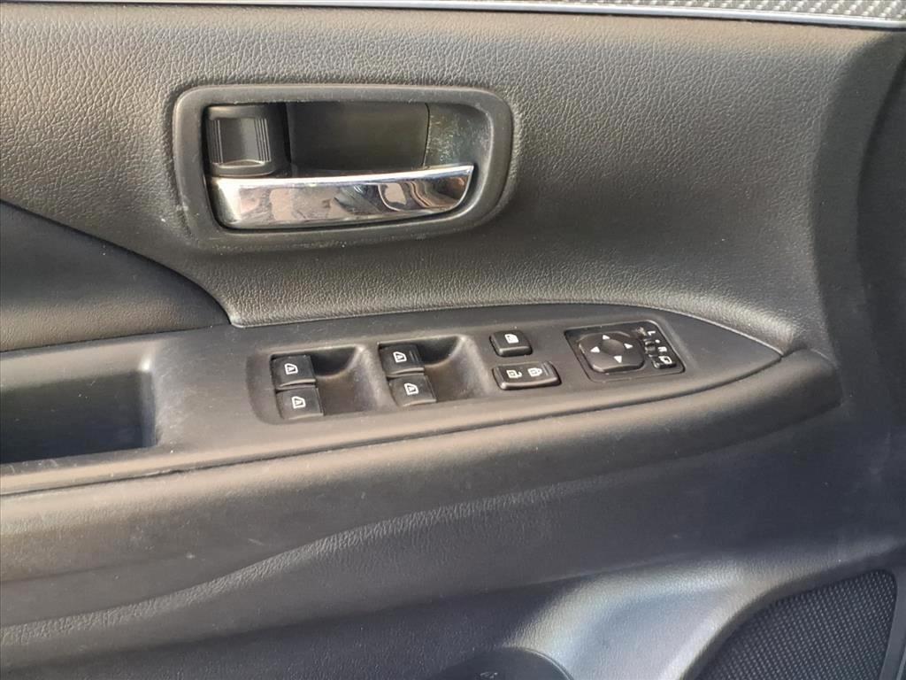 Mitsubishi Outlander  2020