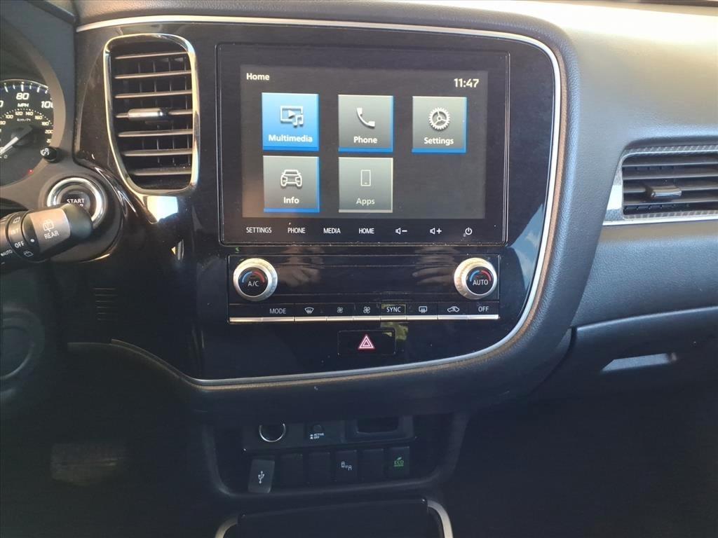 Mitsubishi Outlander  2020