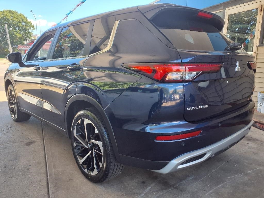 Mitsubishi Outlander  2024