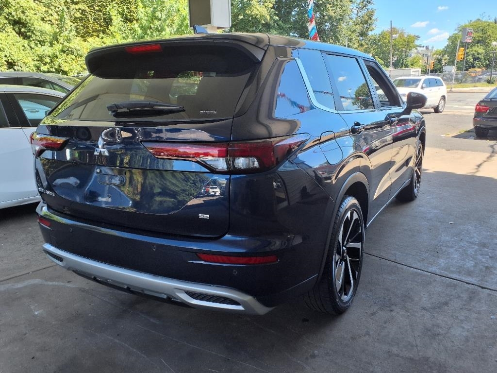 Mitsubishi Outlander  2024