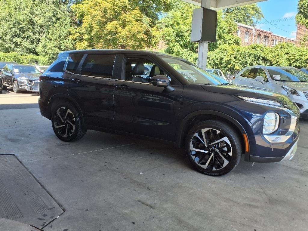 Mitsubishi Outlander  2024