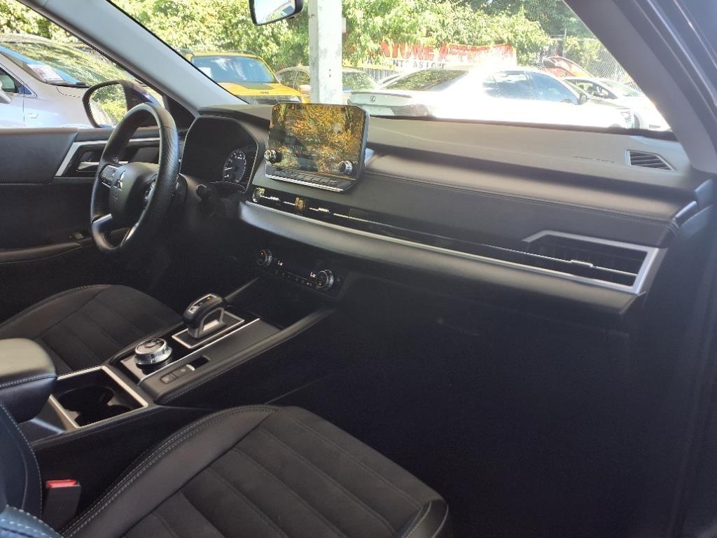 Mitsubishi Outlander  2024