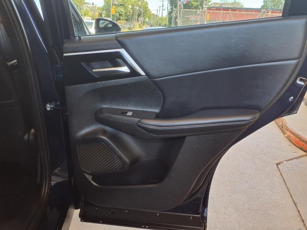 Mitsubishi Outlander  2024