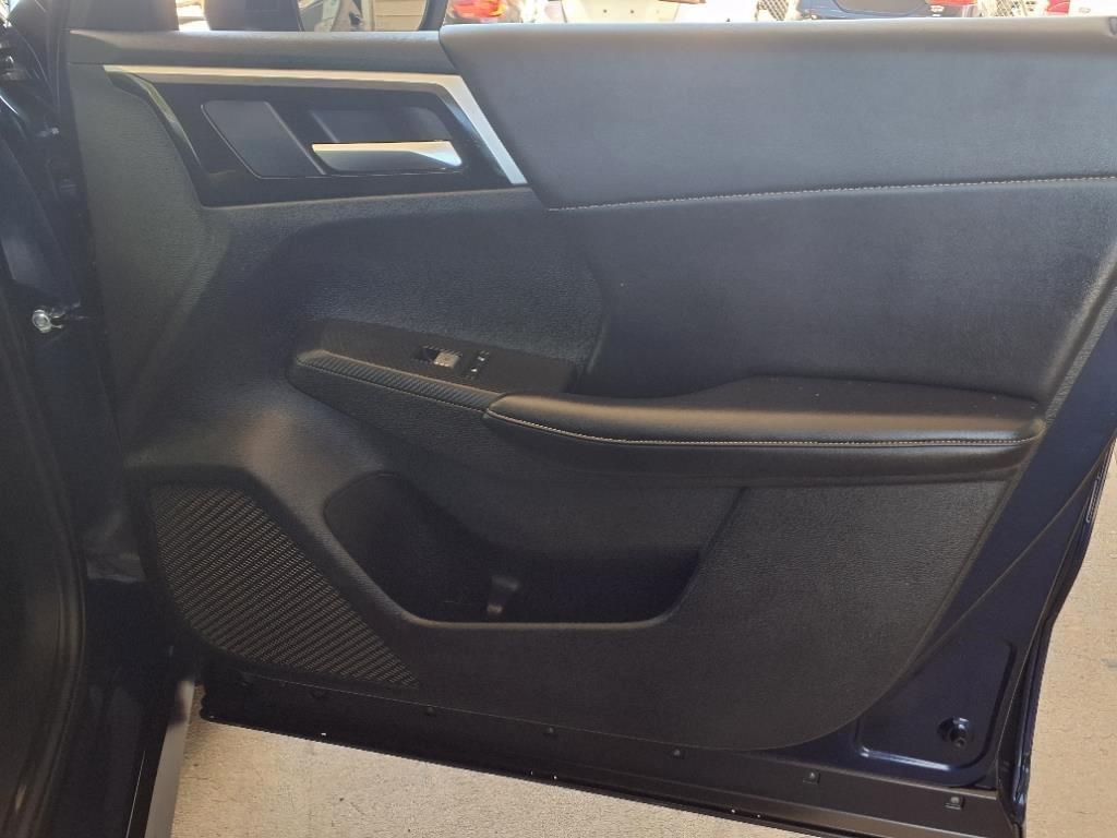 Mitsubishi Outlander  2024