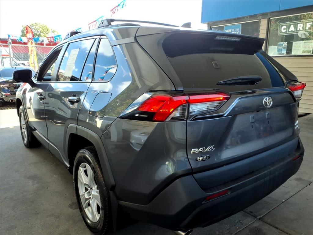 Toyota RAV4  2021