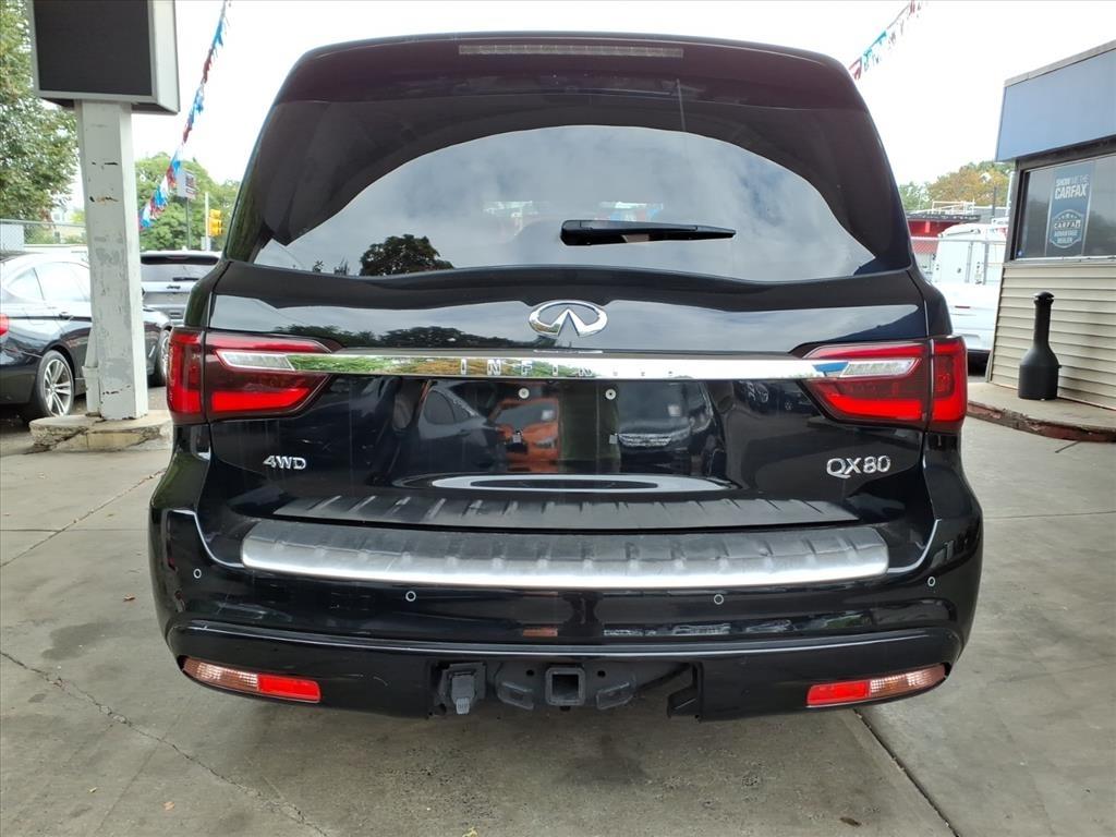 Infiniti QX80  2021