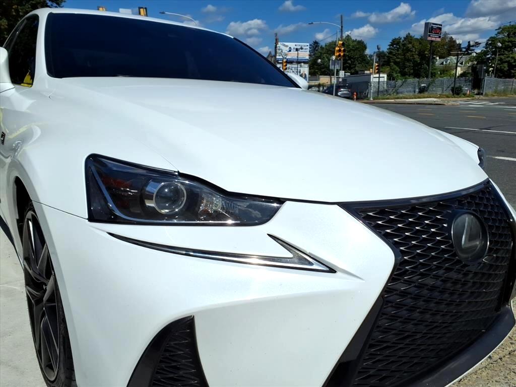 Lexus IS  2018