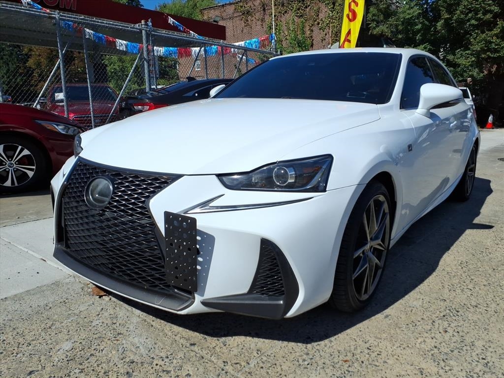 Lexus IS  2018