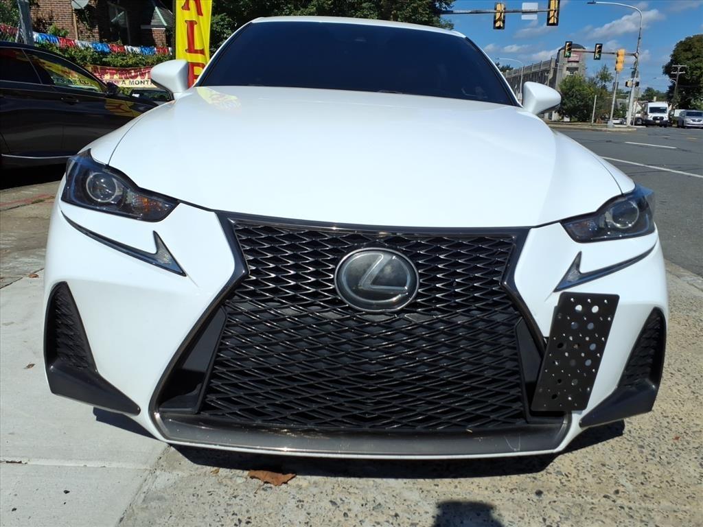 Lexus IS  2018