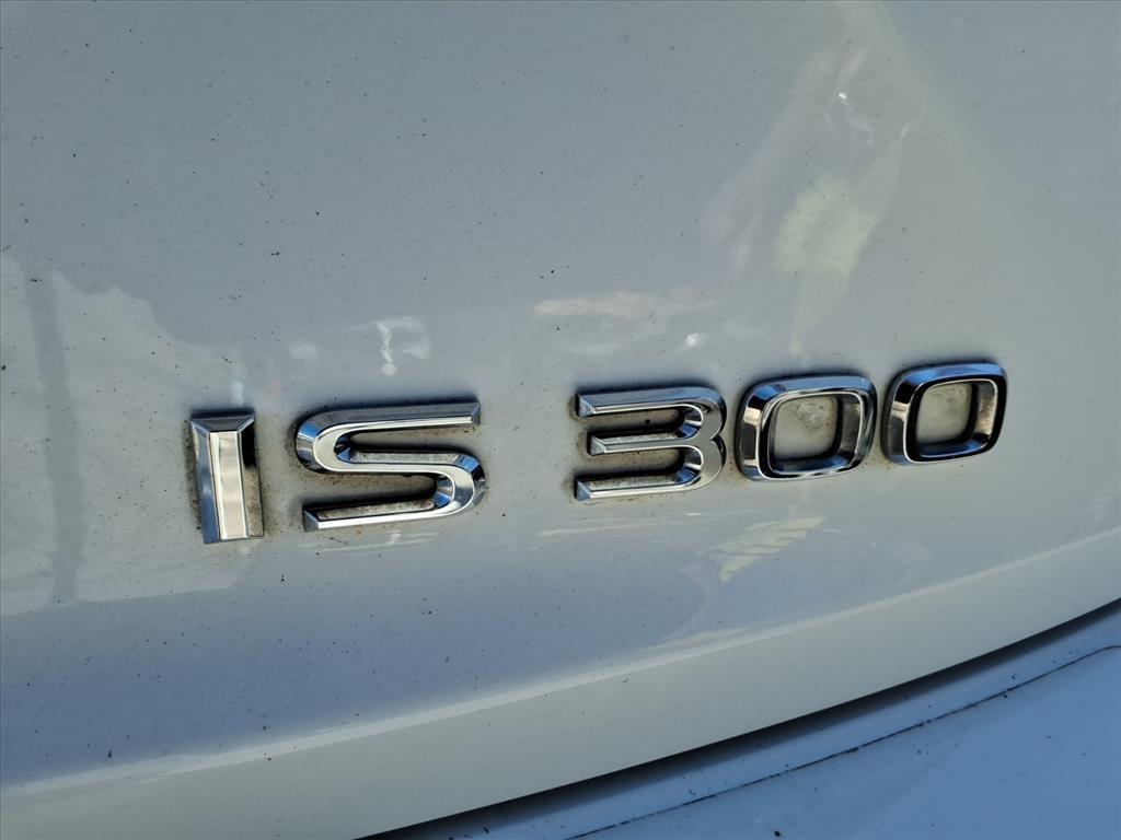 Lexus IS  2018