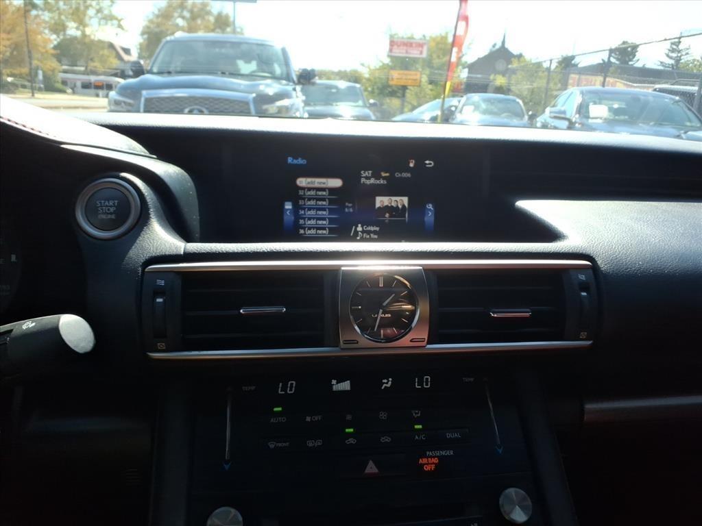 Lexus IS  2018
