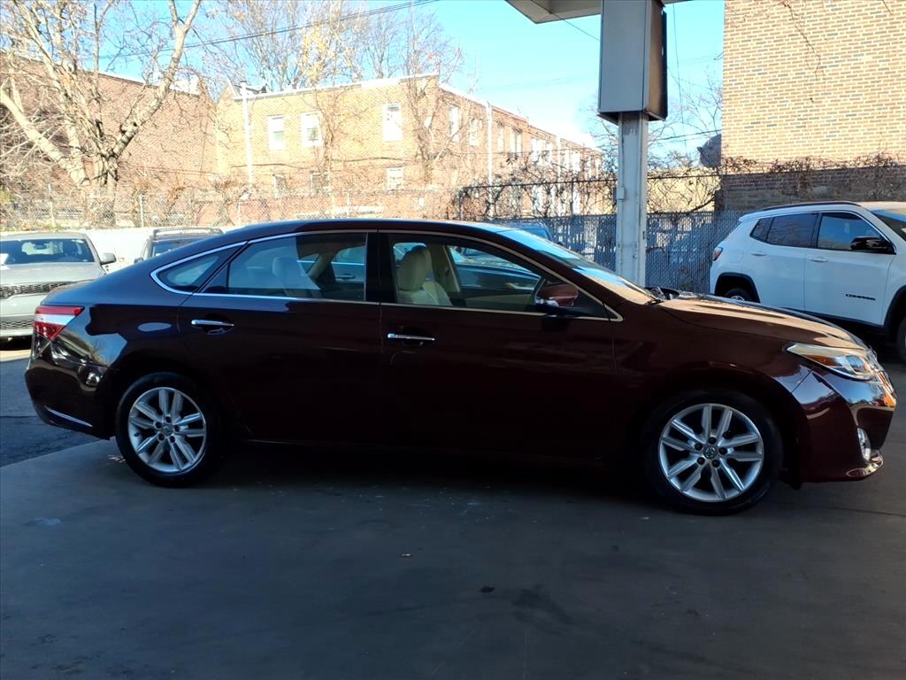 Toyota Avalon  2015