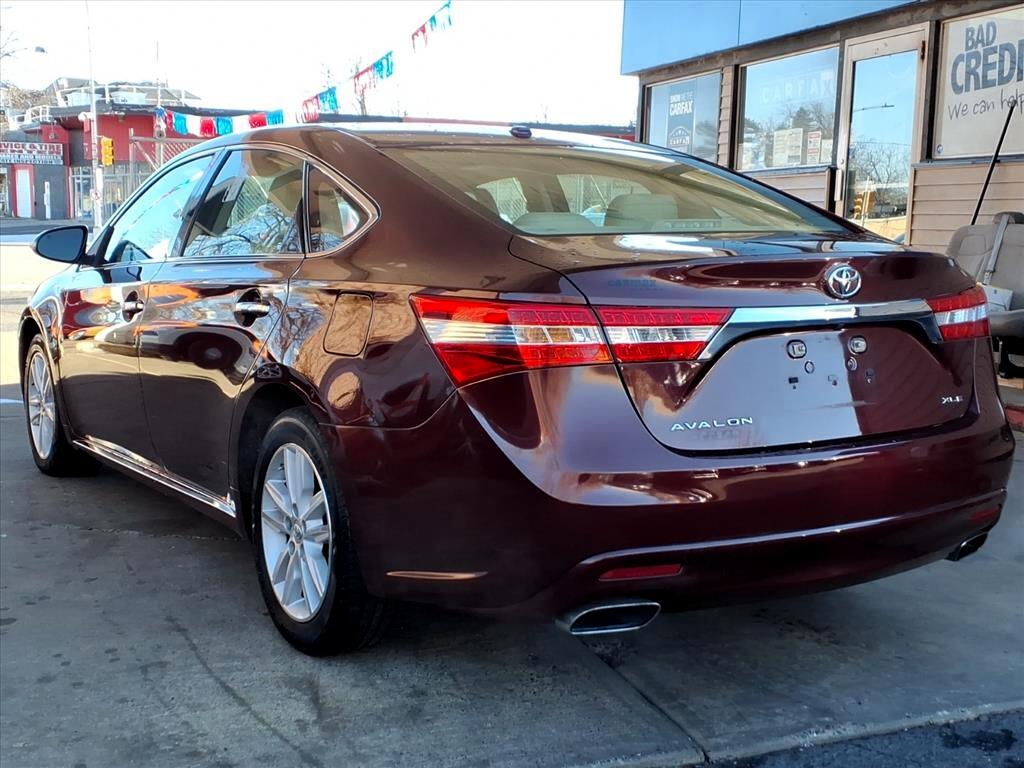 Toyota Avalon  2015