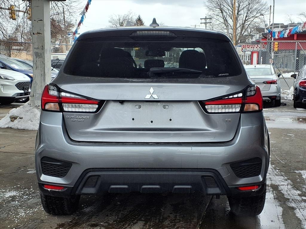 Mitsubishi Outlander Sport  2024