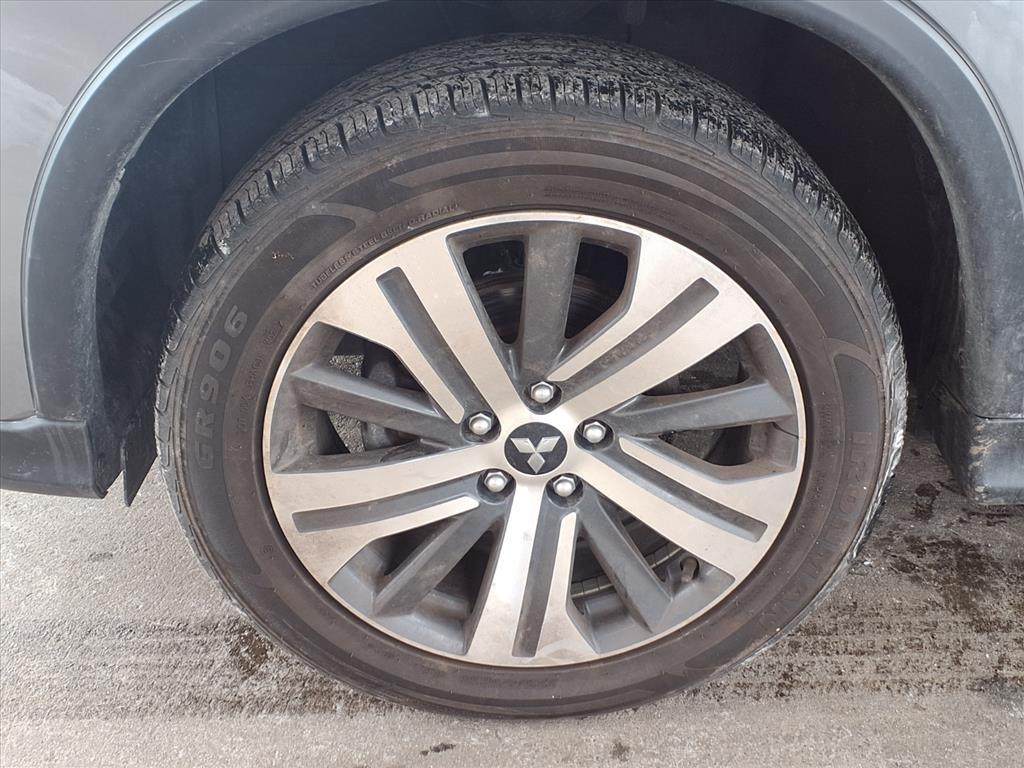 Mitsubishi Outlander Sport  2024