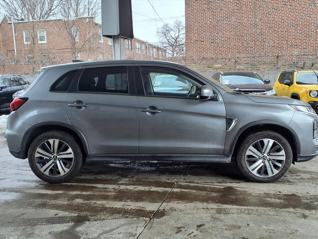 Mitsubishi Outlander Sport  2024