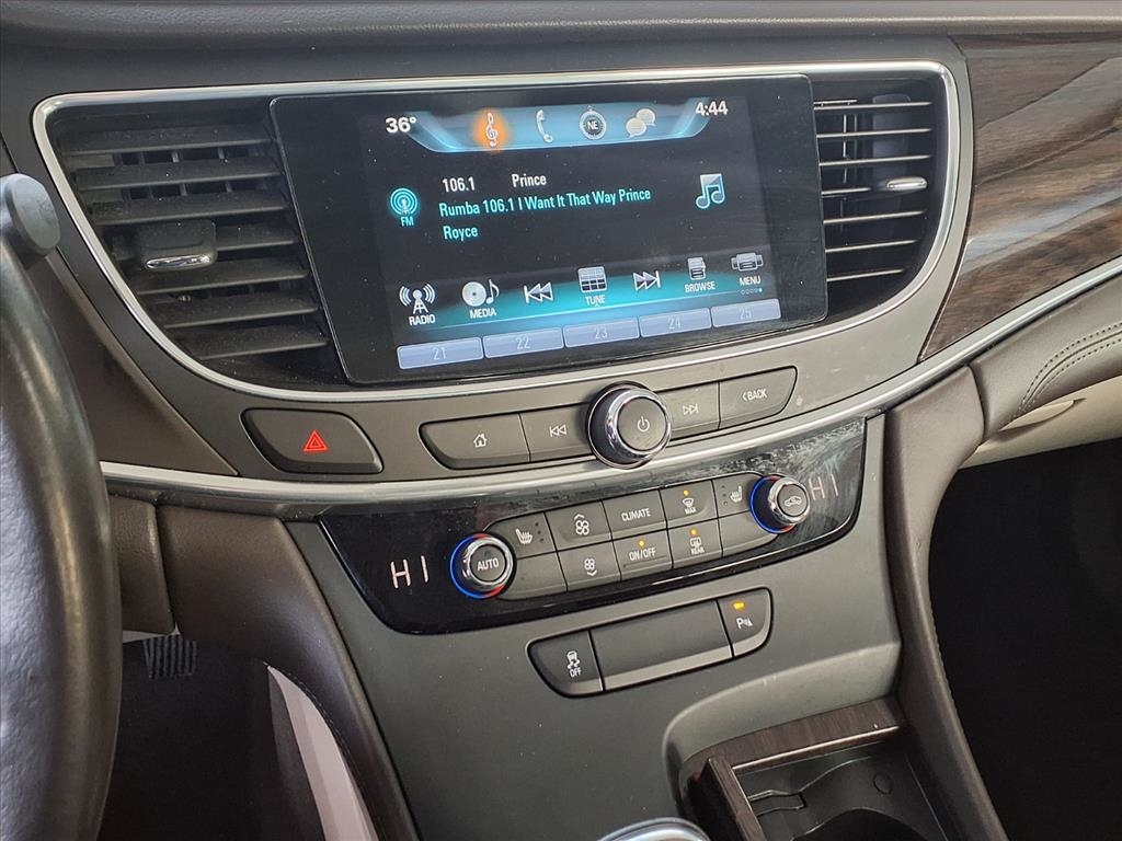 Buick LaCrosse  2017