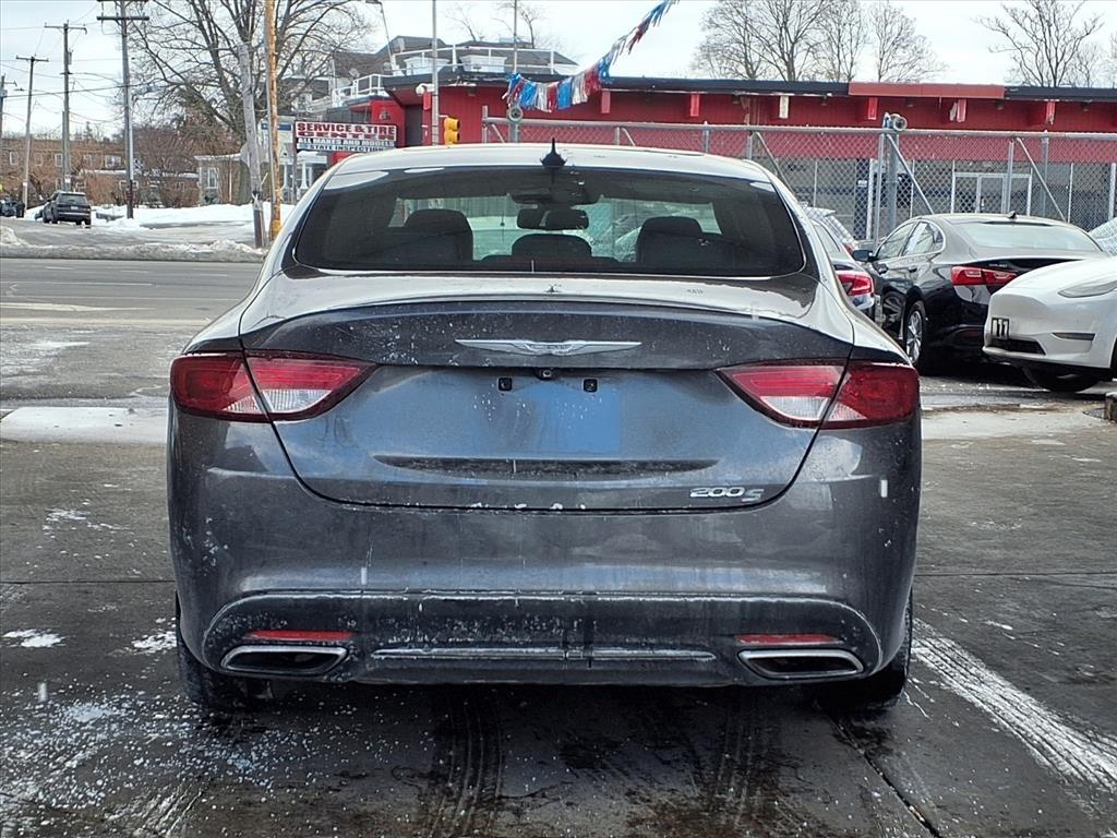 Chrysler 200  2016