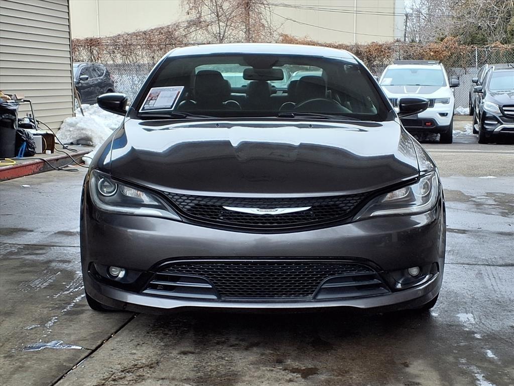 Chrysler 200  2016