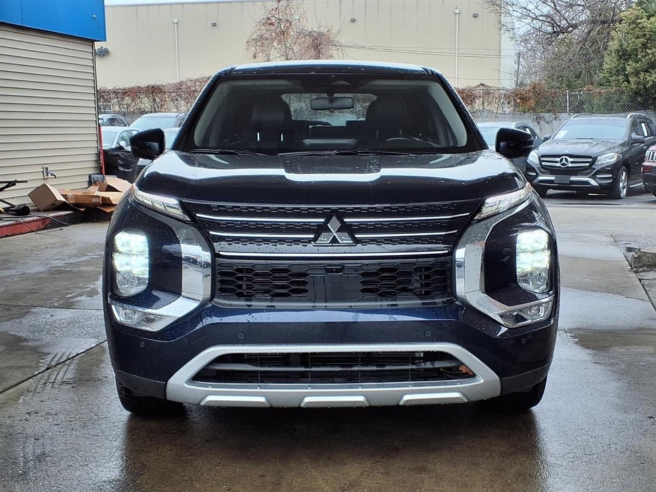 Mitsubishi Outlander  2024