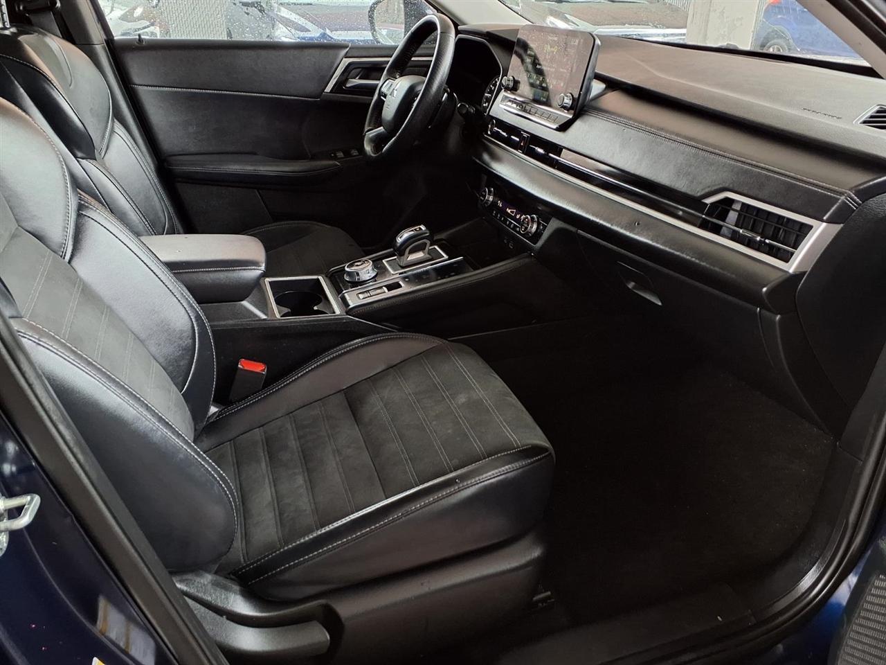 Mitsubishi Outlander  2024