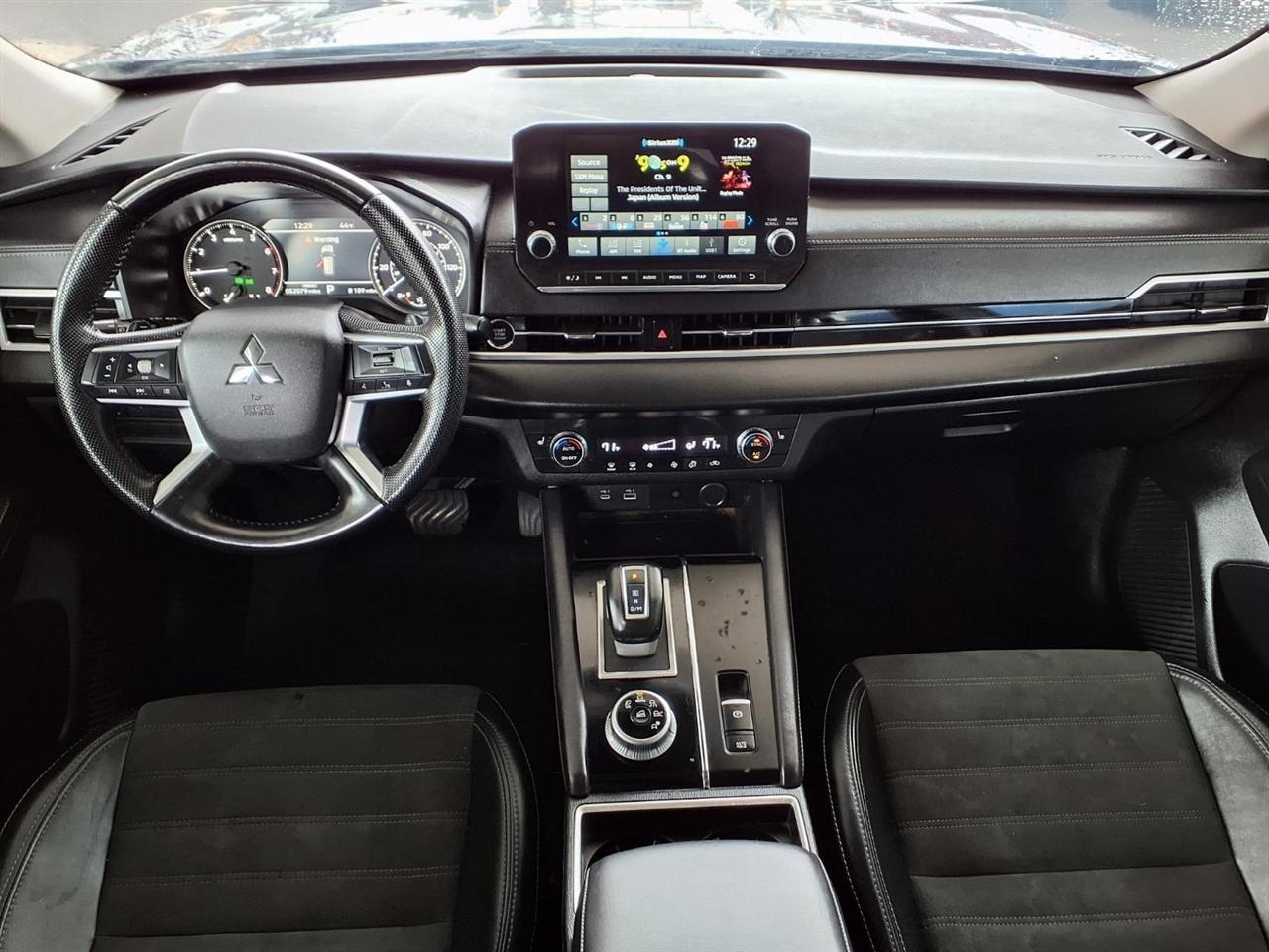 Mitsubishi Outlander  2024