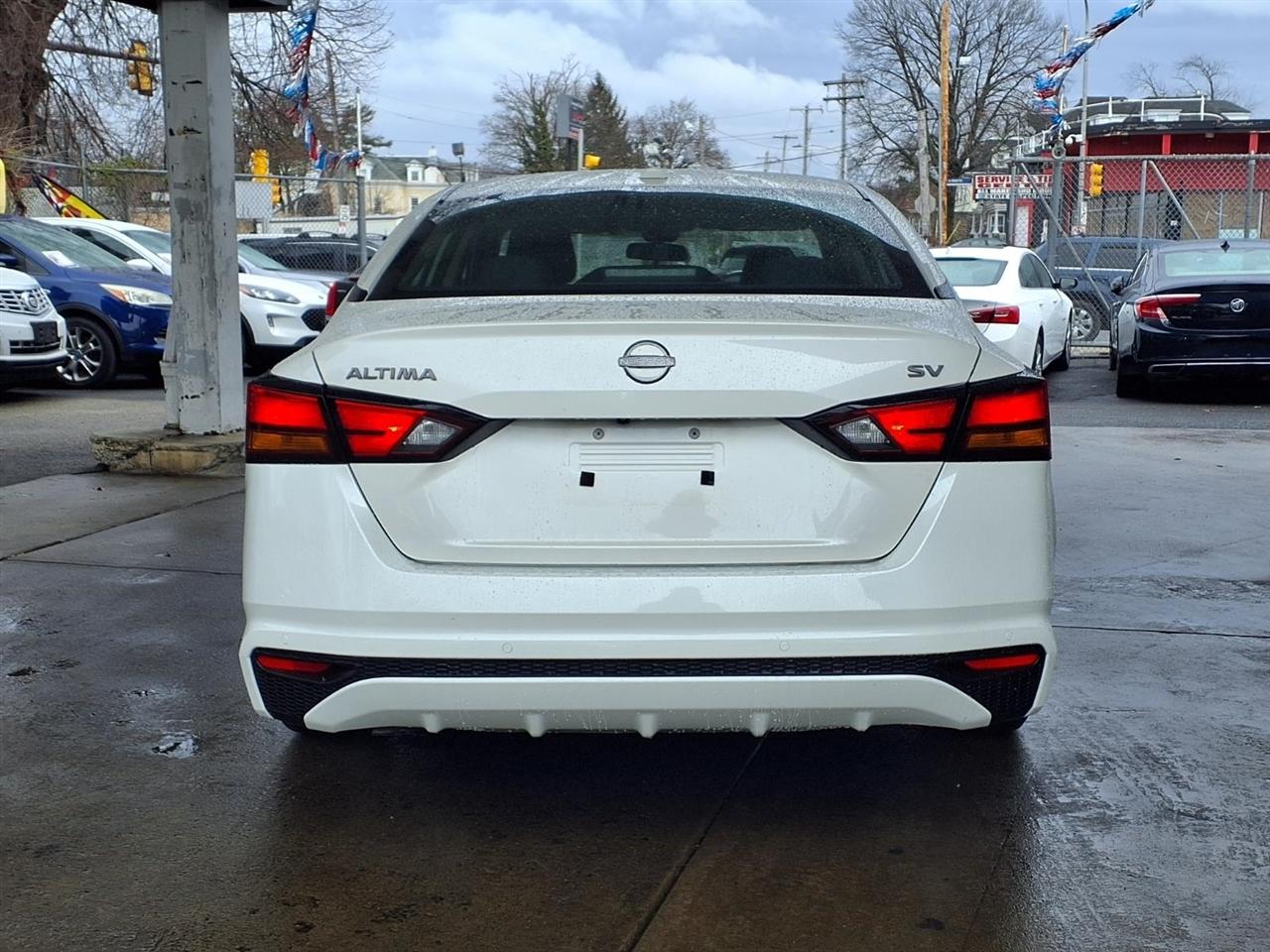 Nissan Altima  2024