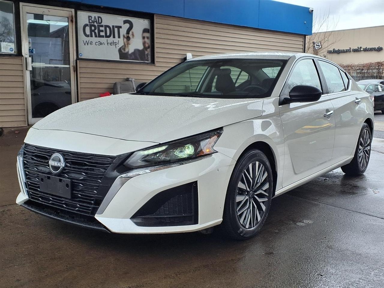 Nissan Altima  2024