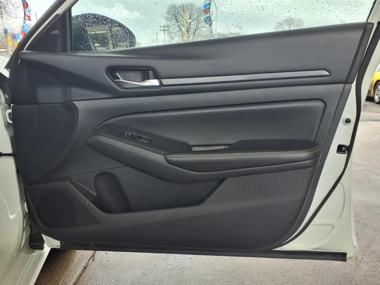 Nissan Altima  2024