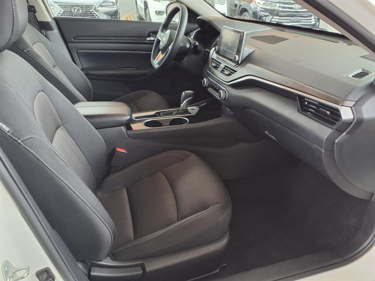 Nissan Altima  2024