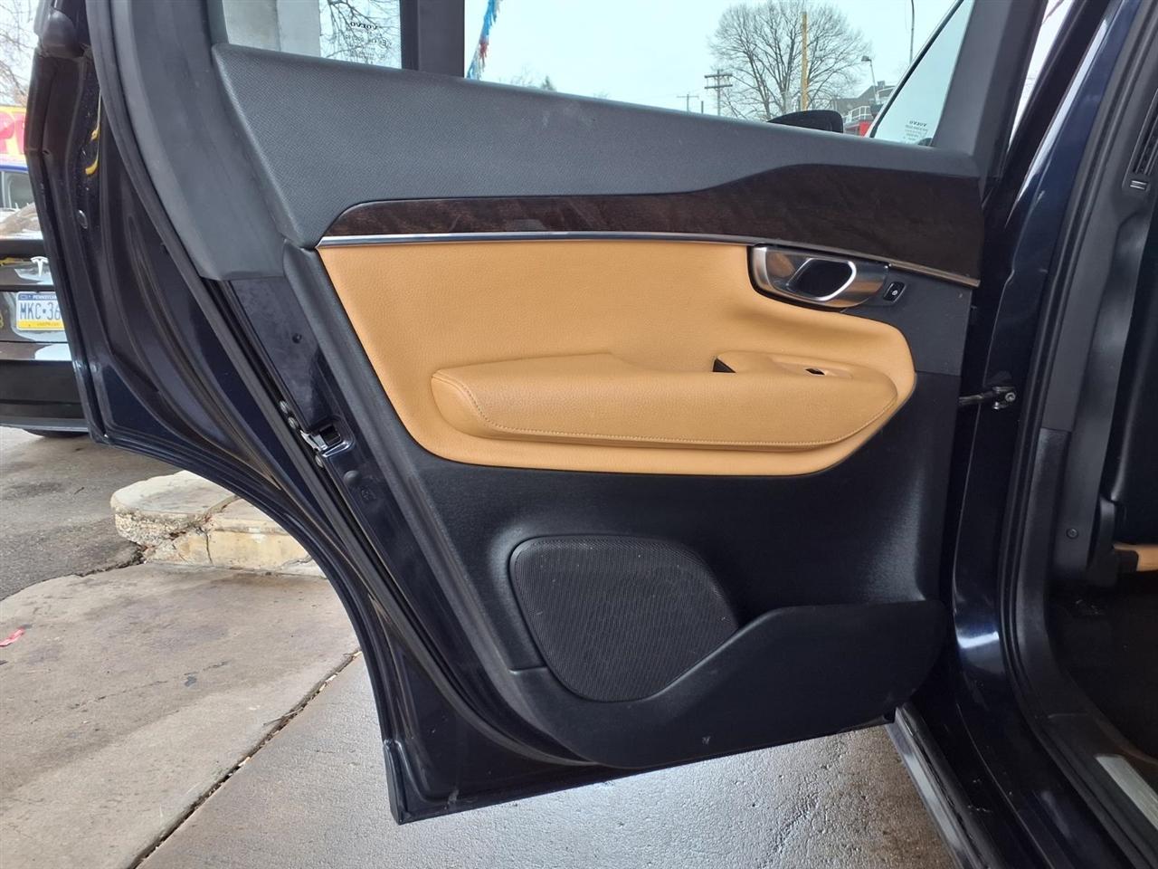 Volvo XC90  2017
