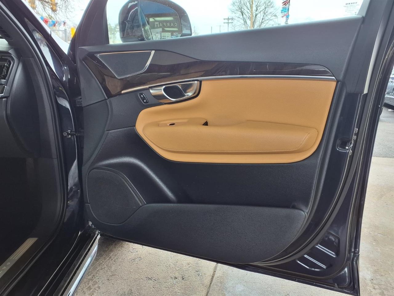 Volvo XC90  2017