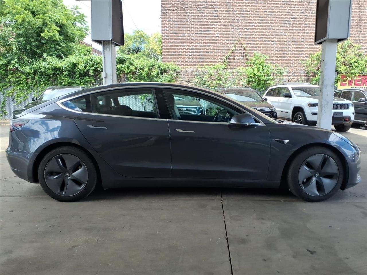 Tesla Model 3  2018